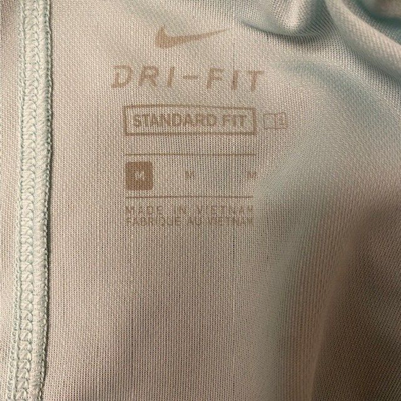 NEW NIKE Golf DRI-FIT Womens Medium Sleeveless Collared Polo Light Blue NWT - Picture 4 of 6